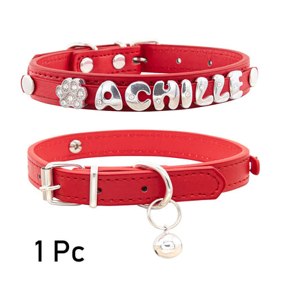 Collier pour chat et chien en similicuir personnalisé avec médaille, collier d'identification sur mesure pour petits et moyens chiens et chats, collier réglable pour animal de compagnie avec breloque exquise, 11 couleurs du XS au M