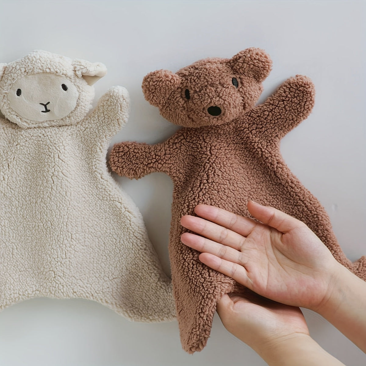 Poupée en peluche animale style nordique pour bébés et nouveau-nés - Jouet en peluche ours et agneau doux et mignon, jouet de confort sensoriel douillet pour nourrissons et tout-petits, cadeau de fête prénatale, cadeau de Noël et d'anniversaire