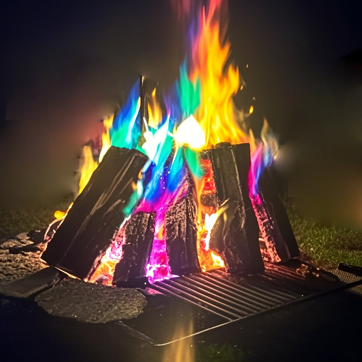 Sachets de changement de couleur pour feu, lot de 12 ou 24, sachets de flammes magiques colorées pour brasero, feu de camp, feu de joie, cheminée extérieure, accessoires de camping amusants pour adultes, enfants, fêtes et soirées en famille