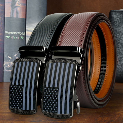 Lot de 2 ceintures à cliquet en cuir refendu pour homme – Motif drapeau américain avec boucle automatique en alliage, ceintures réglables style golf et décontracté en noir et marron, tailles 110 cm à 130 cm (tour de taille 76 cm-112 cm)