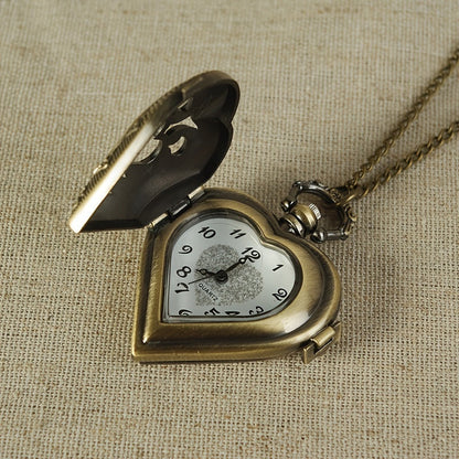 Collier montre de poche argenté en forme de cœur ajouré pour femme - Montre pendentif à quartz élégante, bijou vintage en acier inoxydable, cadeau idéal pour la fête des mères, la Saint-Valentin et les anniversaires