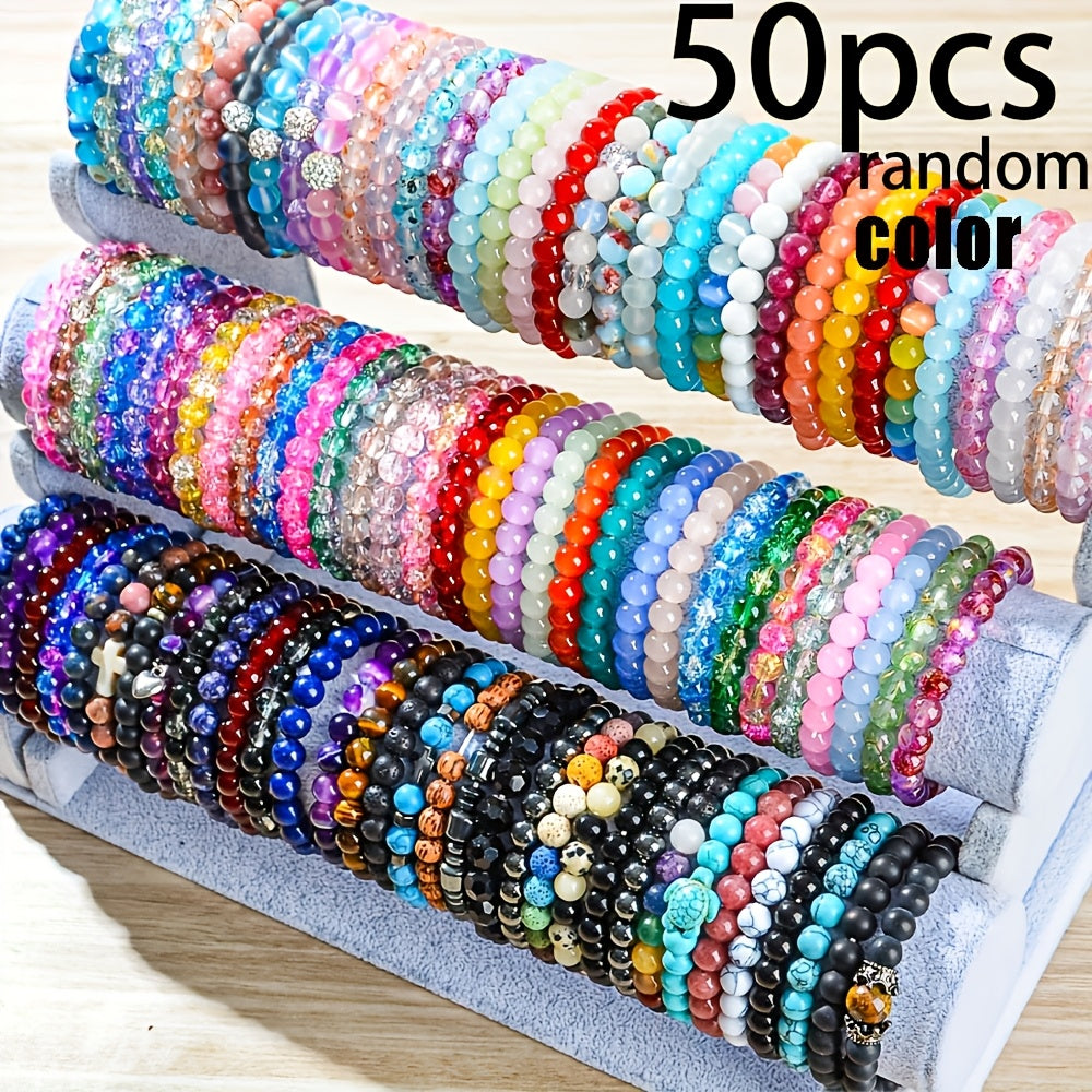 Lot de 50 bracelets de perles en verre, couleurs aléatoires – Bracelets d'amitié colorés faits main et empilables, lot en gros pour femmes, filles et enfants, cadeaux d'invités, cadeaux et création de bijoux DIY