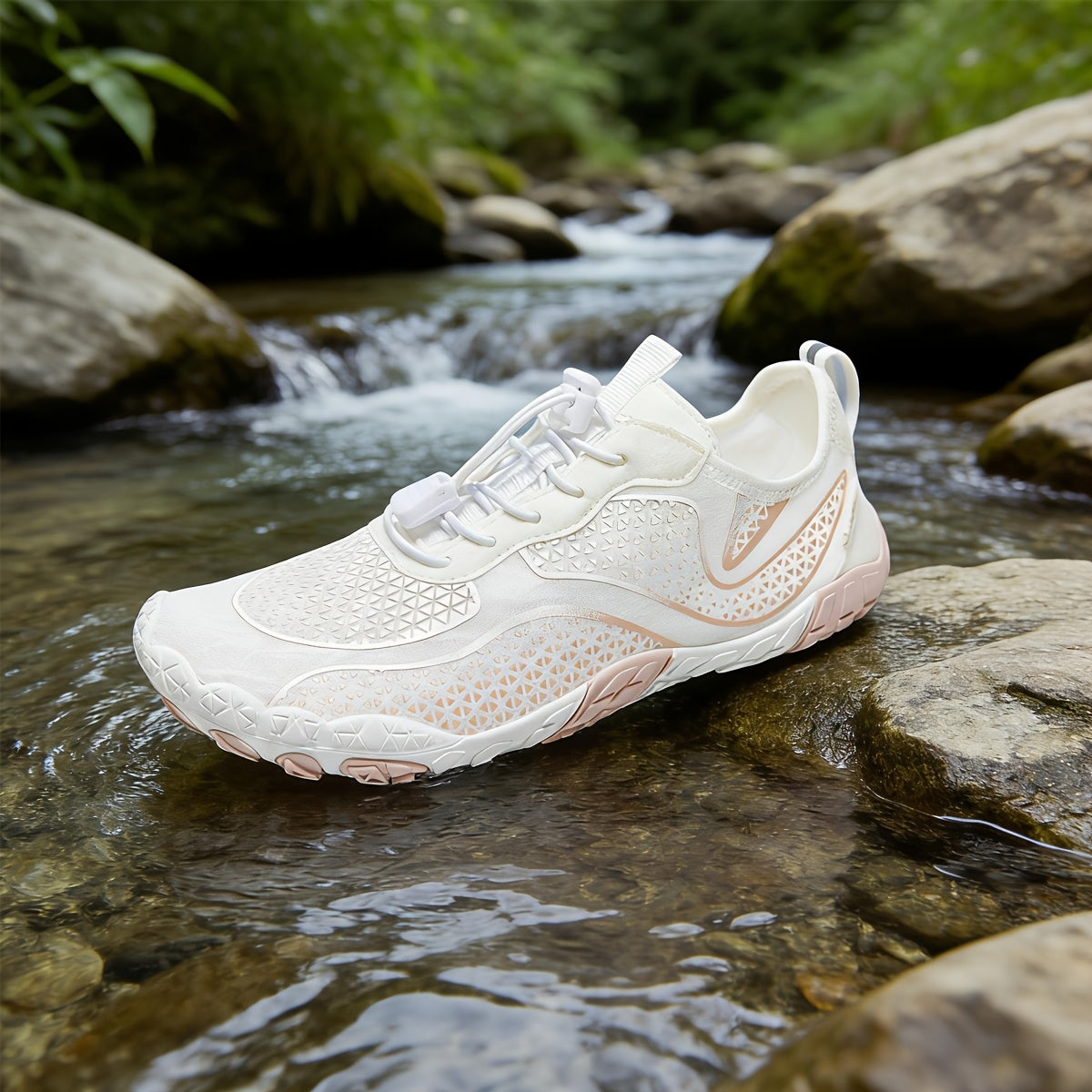 Chaussures aquatiques pieds nus pour femmes avec bout large – Chaussures d'eau légères, antidérapantes et respirantes pour la plage, la piscine, la randonnée et la marche, chaussures minimalistes de sport, pointures US 6-11, plusieurs couleurs