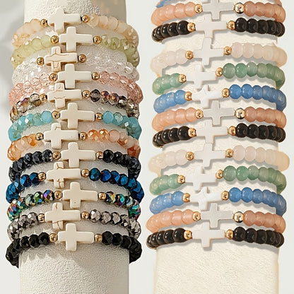 Lot de 24 bracelets élastiques bohèmes à breloques croix – Bracelets extensibles colorés avec breloques croix en résine et verre, lot en gros pour le quotidien, les vacances, les fêtes et les cadeaux de fin d'année