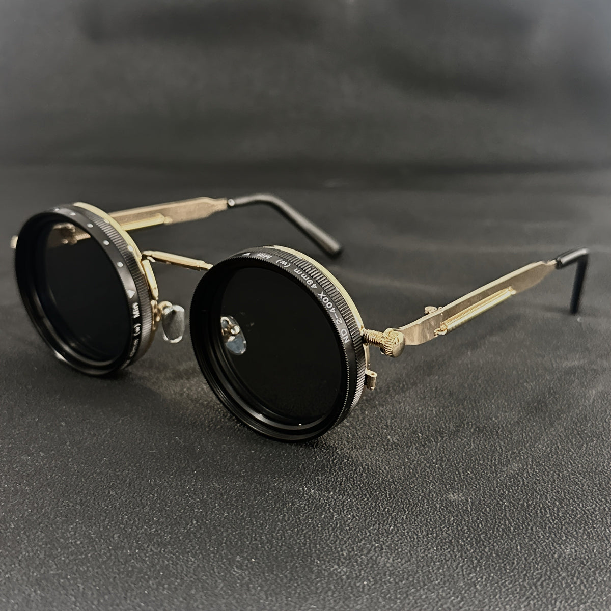 Lunettes Steampunk vintage pour homme – Luminosité réglable, monture en alliage, verres interchangeables dégradés noir et gris, accessoire de mode bohème pour fêtes et usage quotidien