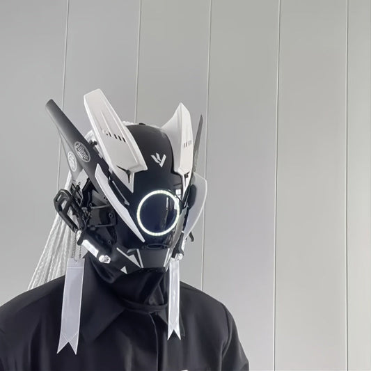 Masque LED Cyberpunk avec cornes blanches et pompon, casque futuriste de science-fiction – Accessoire pour costume de cosplay d'Halloween, soirées club, rave, GN et performances scéniques, idéal pour les fans de cyberpunk et de science-fiction