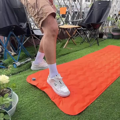 Matelas de camping gonflable - Matelas ultraléger avec oreiller et pompe à pied intégrée, tapis compact et portable pour la randonnée, le trekking, les voyages en voiture, la plage et le camping sous tente, couleurs variées