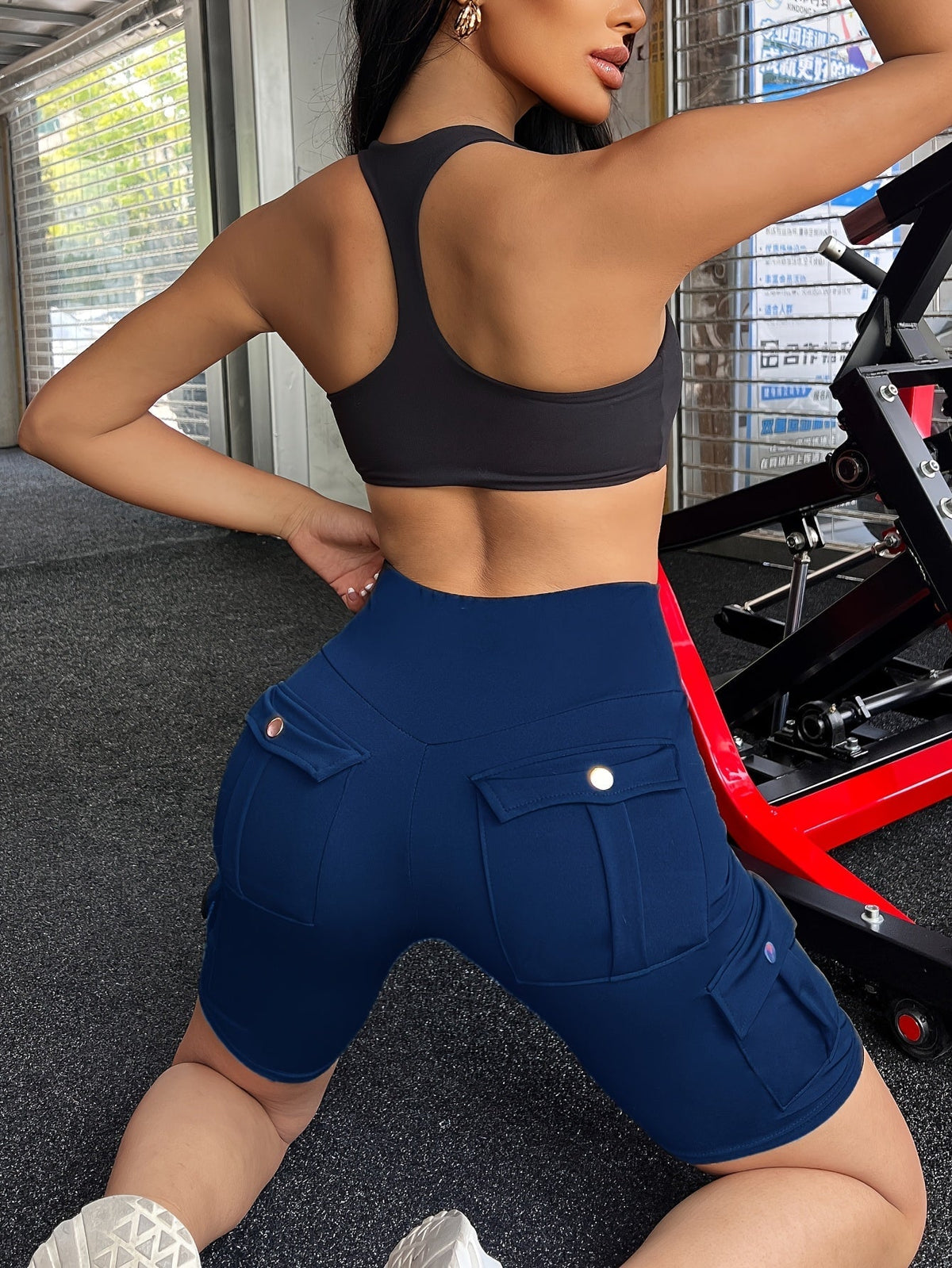 Shorts de yoga taille haute pour femme avec poches – Shorts de sport extensibles et doux, couleur unie, pour le yoga, la gym et la course, coupe flatteuse, vêtements de sport pour le printemps, l'été et l'automne