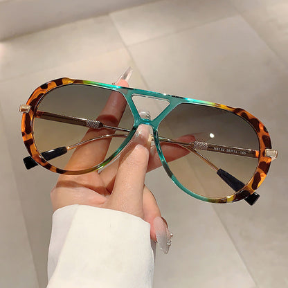 Lunettes de soleil rondes à double pont colorées pour femmes – Monture circulaire rétro avec protection UV, lunettes tendance pour festivals d'été et cadeau d'anniversaire pour elle