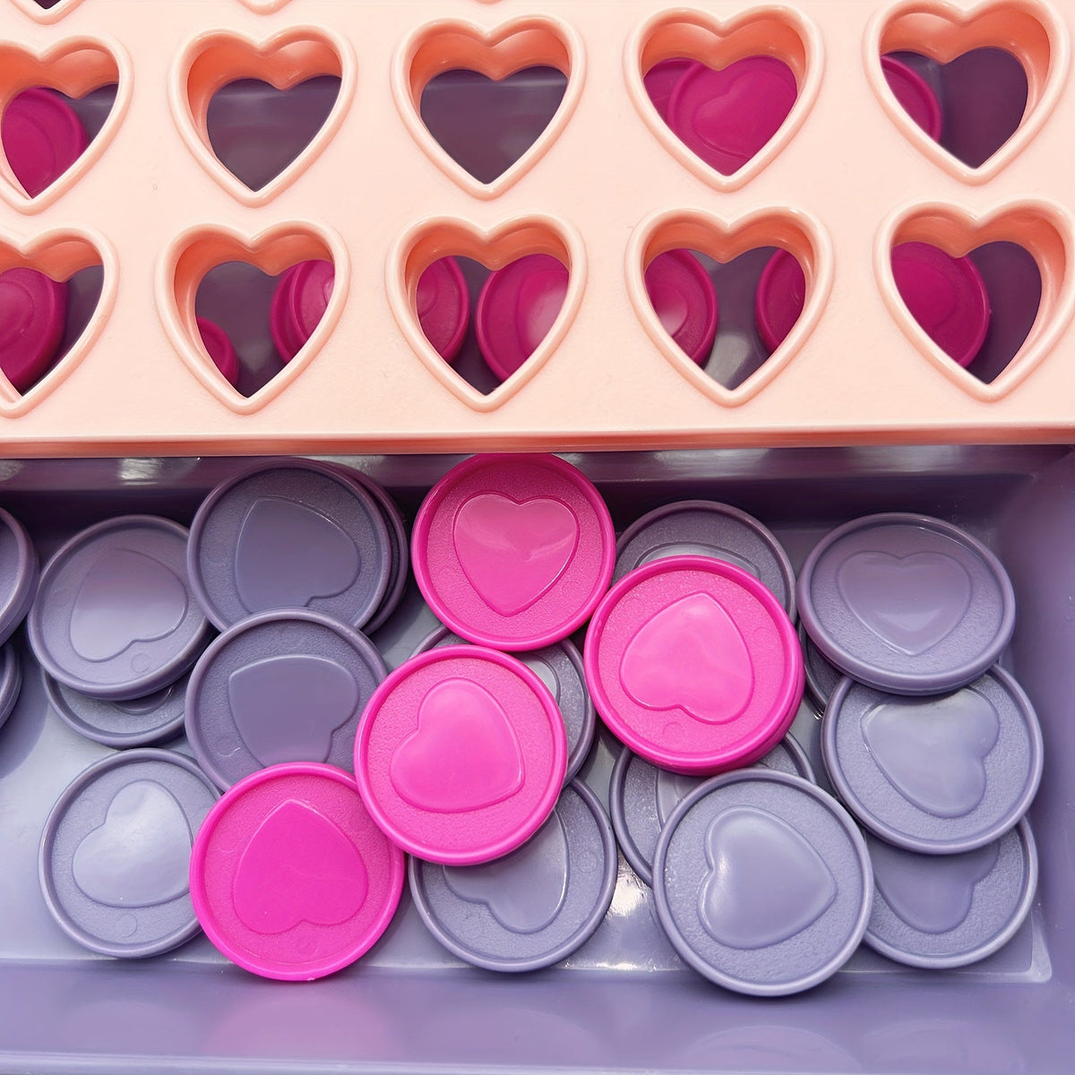 Jeu de Puissance 4 de voyage pliable et portable – Jeu de stratégie style Puissance 4 pour enfants et famille, jeu compact pour parents et enfants, cadeau pour la Saint-Valentin, Noël ou un anniversaire, rose et violet 20 x 16,5 cm