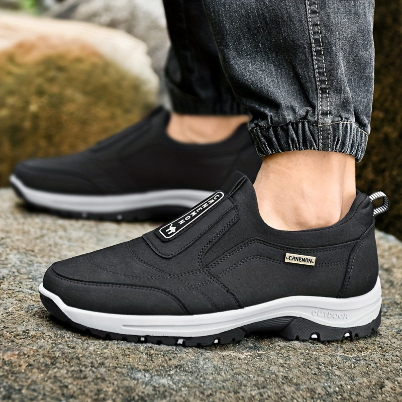 Baskets basses décontractées pour homme à motif lettres, chaussures de sport à enfiler avec semelle intérieure rembourrée – Bout rond confortable pour la salle de sport, le bureau et le quotidien, tailles US 6–11