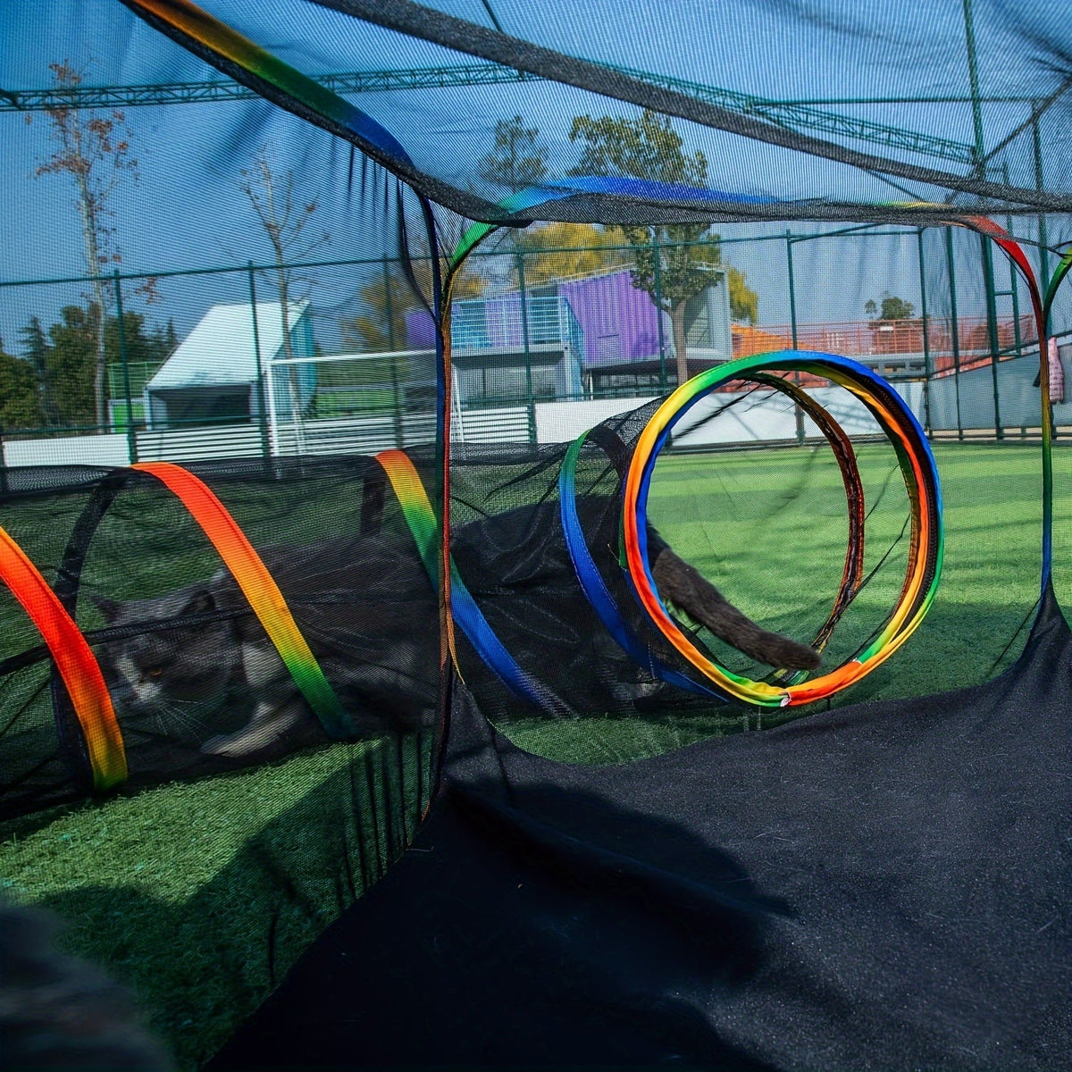 Enclos extérieur portable pour chat avec tunnel de jeu – Parc grillagé sans cage et aire de jeu fermée pour chats d’intérieur et petits animaux, tente sécurisée pour accès extérieur dans le jardin, sur la terrasse ou en camping