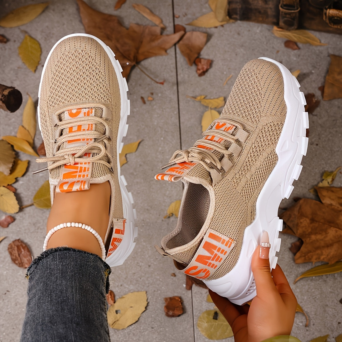 Baskets basses à lacets en maille respirante pour femme – Chaussures de running et décontractées légères avec semelle antidérapante en TPR pour la salle de sport, la marche et le quotidien, noir, kaki et rouge, tailles US 2,5–10,5