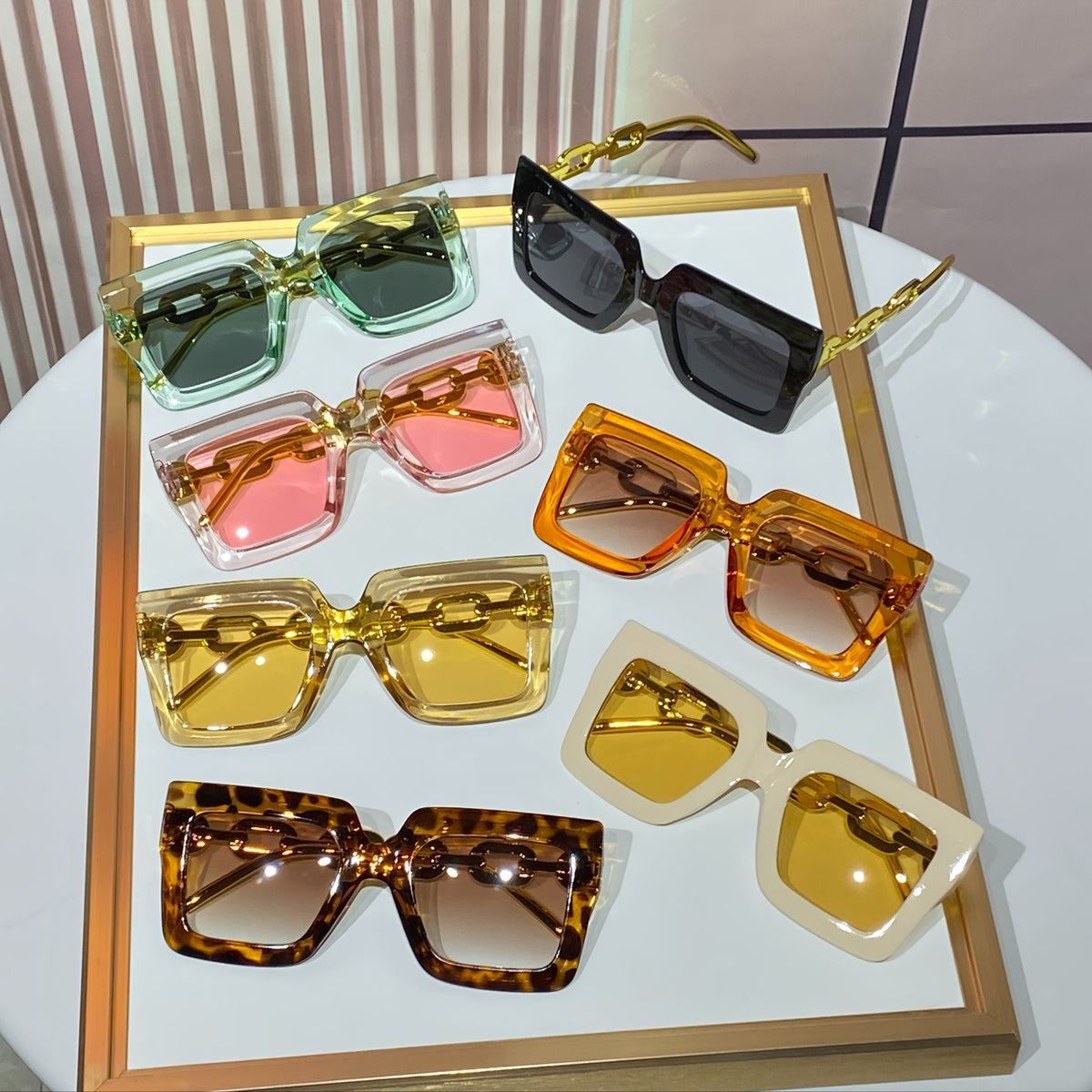 Lot de 14 paires de lunettes de mode carrées teintées pour femmes – Style minimaliste européen et américain, montures en PC durable, verres colorés, lunettes en gros pour fêtes et rassemblements féminins