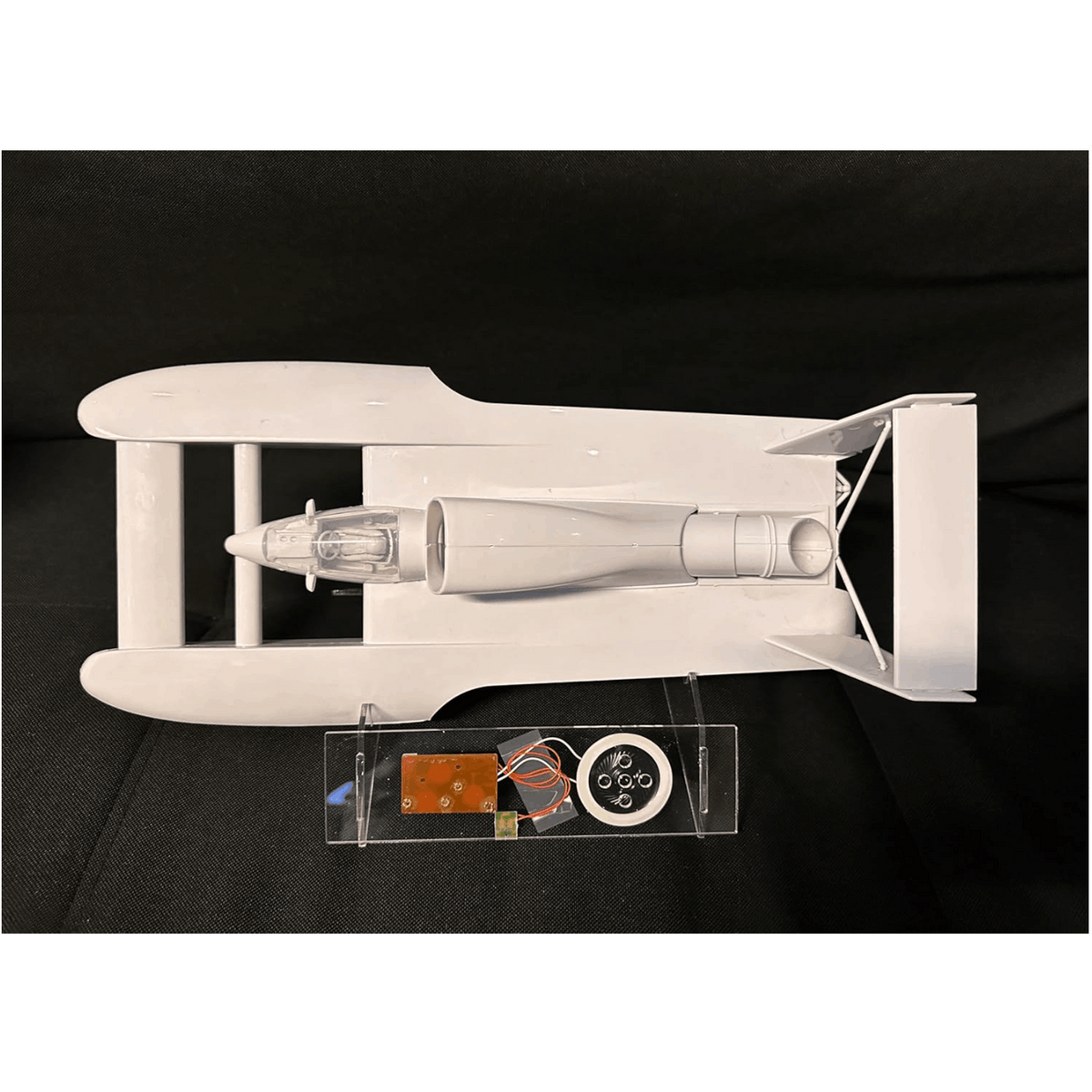 Maquette plastique d'hydravion Unlimited Oh Boy Oberto à l'échelle 1/25 – 51 pièces, présentoir en acrylique avec puce sonore, peintures, colle, pinceaux et décalcomanies à l'eau, cadeau de collection pour les fans d'hydravions