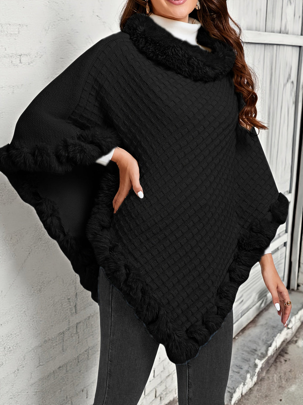 Poncho châle en tricot gaufré pour femme avec bordure en fausse fourrure - Pull élégant sans manches à col montant, cape enveloppante chaude de couleur unie pour l'automne et l'hiver, 8 couleurs taille unique
