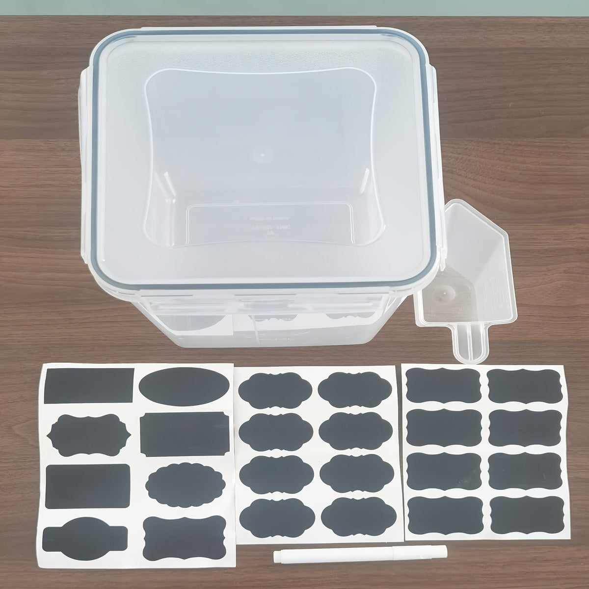 Lot de 4 grands récipients alimentaires hermétiques avec couvercles – Boîtes en plastique sans BPA de 5,2 L pour farine, sucre, riz et ingrédients de pâtisserie – Inclut des tasses à mesurer et 24 étiquettes, noir