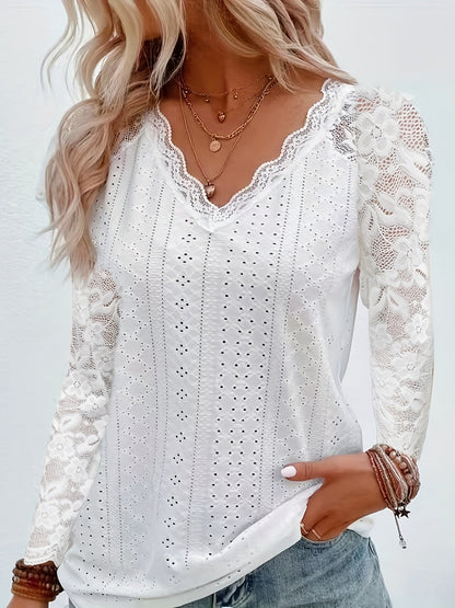 T-shirt à manches longues pour femme avec col en V en dentelle contrastante et œillets - Haut décontracté à bordure en dentelle florale élégante pour le printemps et l'automne