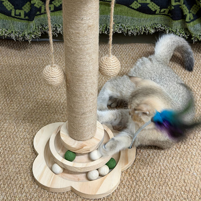 Arbre à chat multi-niveaux en sisal de qualité supérieure avec 6 balles jouets en bois, 2 balles suspendues et 2 plumeaux, base antidérapante, arbre à chat interactif pour chats d'intérieur et chatons