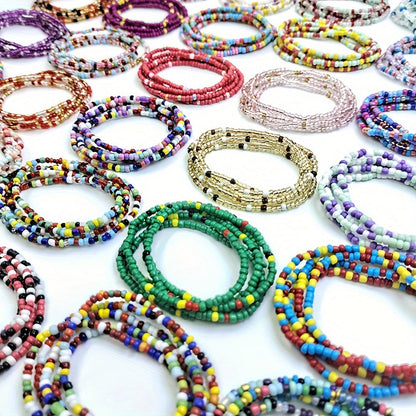 Ensemble de 20 colliers et chaînes de taille élastiques en perles de verre bohèmes colorées pour femmes, bijoux de corps style plage et bikini pour fête, vacances et festival