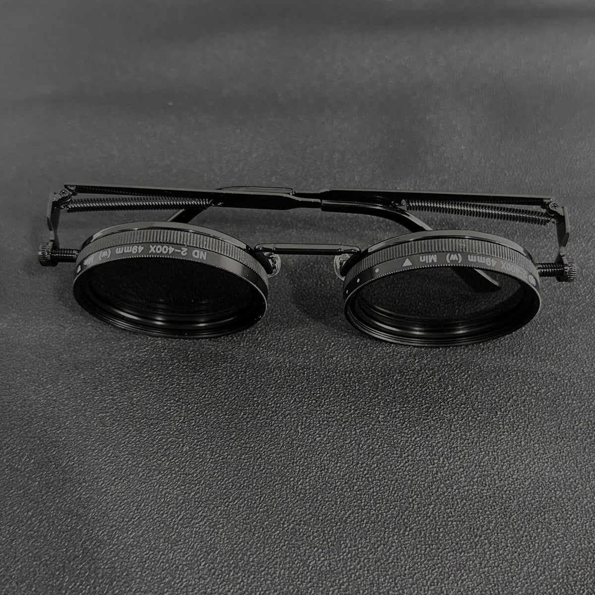 Lunettes Steampunk vintage pour homme – Luminosité réglable, monture en alliage, verres interchangeables dégradés noir et gris, accessoire de mode bohème pour fêtes et usage quotidien