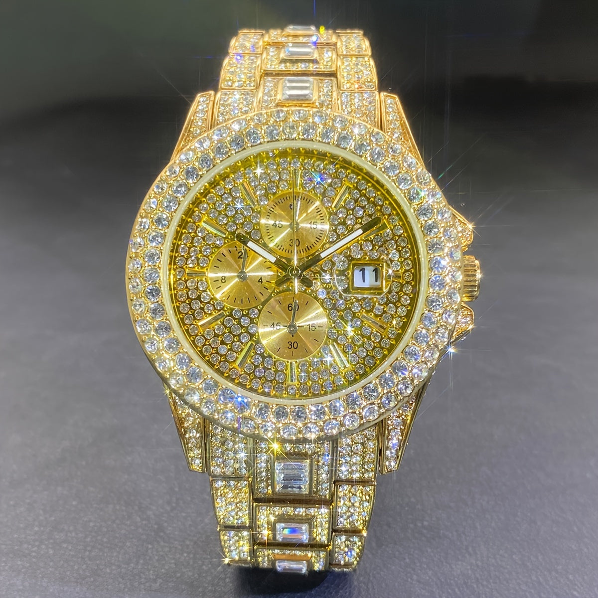 Montre à quartz de luxe avec strass pour hommes et femmes – Montre hip-hop étanche avec date automatique en or et argent, cadran en zircon cubique scintillant, parfaite pour les fêtes et le quotidien