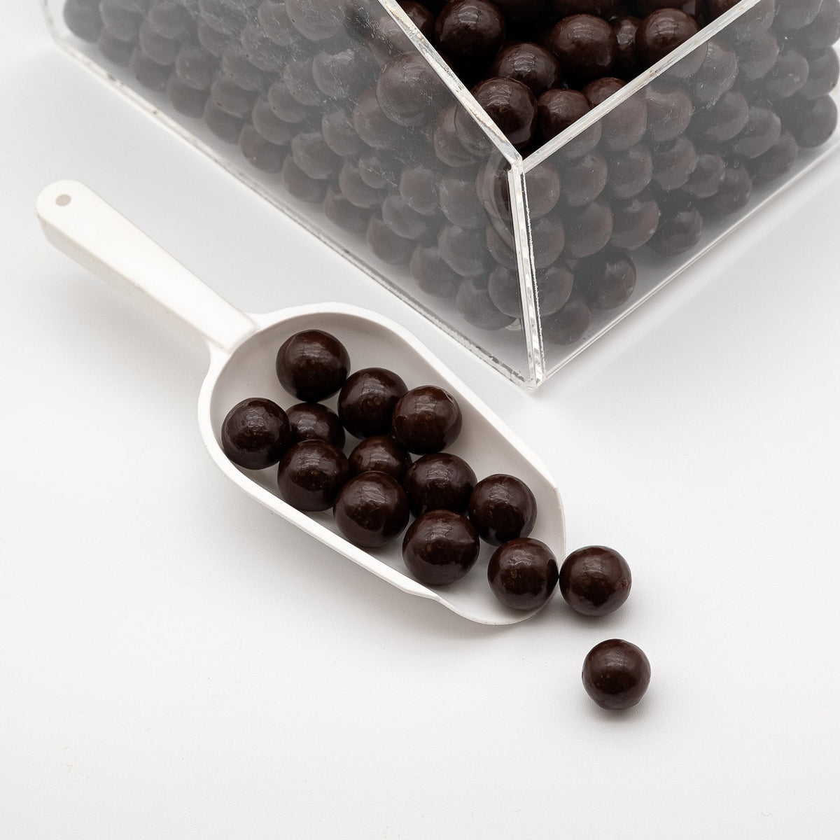 Raisins enrobés de chocolat noir en vrac - Enrobage de cacao riche et de qualité supérieure, friandise saine pour offrir, grignoter et remplir vos bols à bonbons