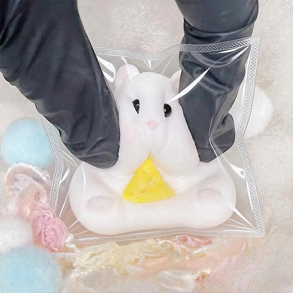 Jouet squishy mignon en forme de hamster-fromage – Jouet sensoriel anti-stress doux à remontée lente pour enfants et adultes – Jouet à presser relaxant – Cadeau amusant pour Noël, Halloween, anniversaire, bureau et fêtes – Couleur aléatoire