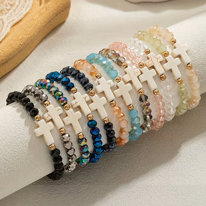 Lot de 24 bracelets élastiques bohèmes à breloques croix – Bracelets extensibles colorés avec breloques croix en résine et verre, lot en gros pour le quotidien, les vacances, les fêtes et les cadeaux de fin d'année