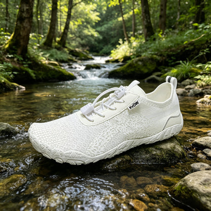 Chaussures aquatiques pieds nus pour femmes avec bout large – Chaussures d'eau légères, antidérapantes et respirantes pour la plage, la piscine, la randonnée et la marche, chaussures minimalistes de sport, pointures US 6-11, plusieurs couleurs