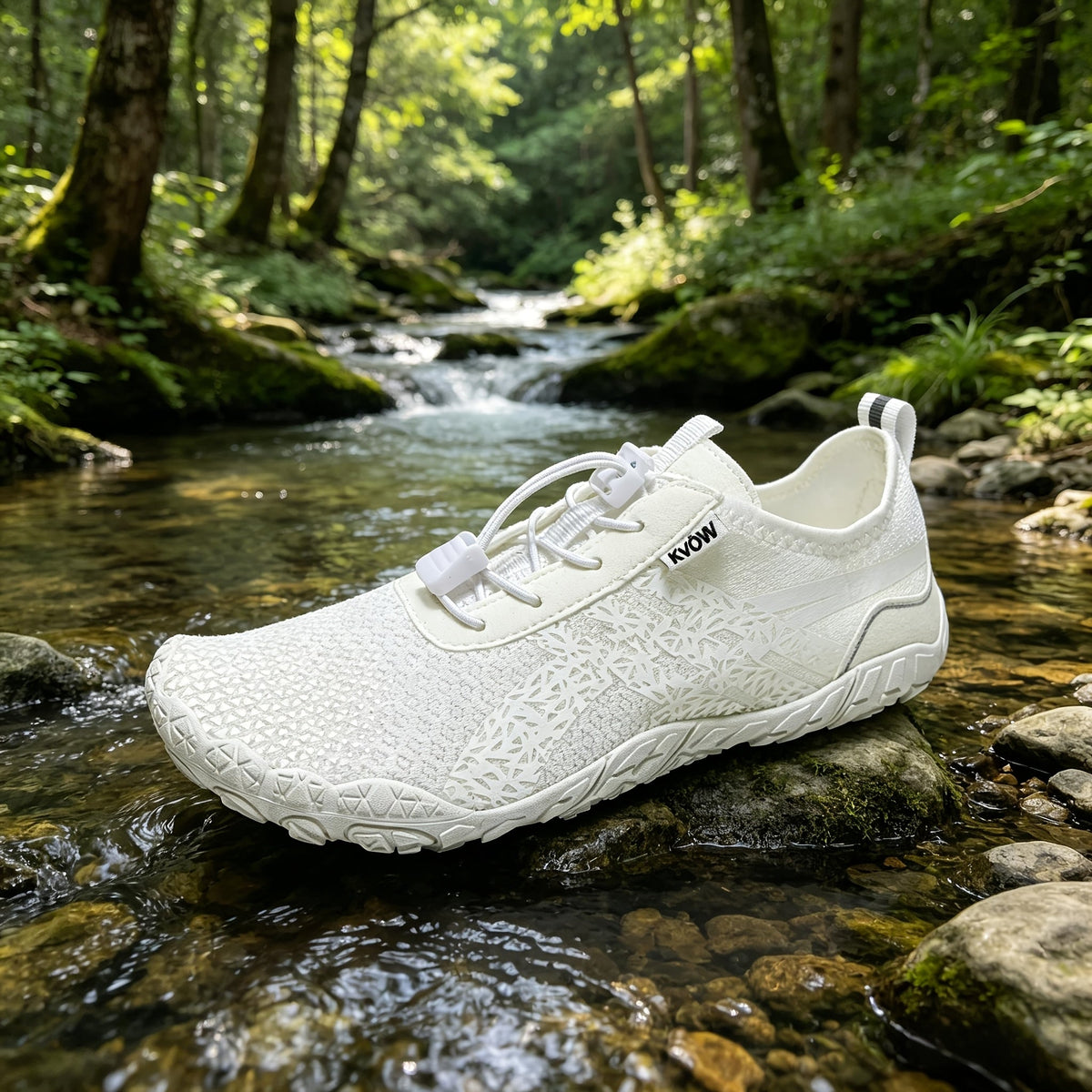 Chaussures aquatiques pieds nus pour femmes avec bout large – Chaussures d'eau légères, antidérapantes et respirantes pour la plage, la piscine, la randonnée et la marche, chaussures minimalistes de sport, pointures US 6-11, plusieurs couleurs