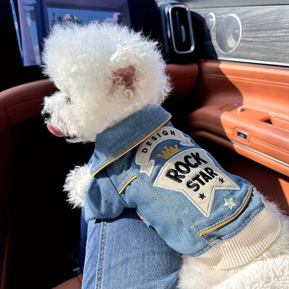 Veste en jean style rock pour petit chien – Vêtement décontracté imitation jean pour petits chiens, veste streetwear confortable de la taille XS à XL, tenue tendance bleue pour le quotidien et les sorties.