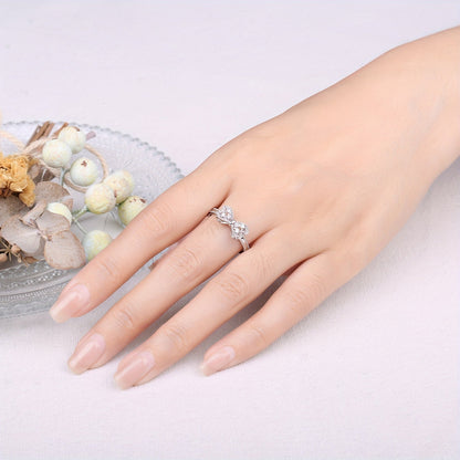 Bague nœud en argent sterling 925 pour femme – Design nœud en zircone cubique étincelant, disponible en finitions argent, or jaune et or rose, bijou délicat et hypoallergénique pour rendez-vous, usage quotidien et cadeaux, tailles 4-10