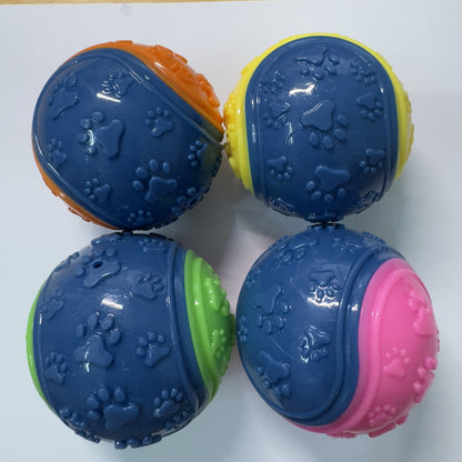 Lot de 4 balles pouët-pouët pour chien - Jouets à mâcher durables en caoutchouc non toxique pour chiots en période de dentition et mâcheurs agressifs, balles interactives de nettoyage des dents pour toutes races et tailles, couleurs assorties