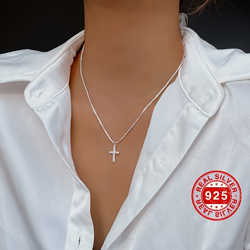 Collier avec mini croix en argent sterling 925 – Collier pendentif croix élégant et raffiné pour femme, bijou de luxe léger et hypoallergénique, cadeau idéal pour Noël, un baptême, une confirmation ou pour porter sa foi au quotidien