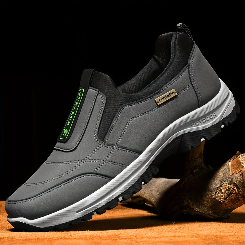 Baskets basses décontractées pour homme à motif lettres, chaussures de sport à enfiler avec semelle intérieure rembourrée – Bout rond confortable pour la salle de sport, le bureau et le quotidien, tailles US 6–11