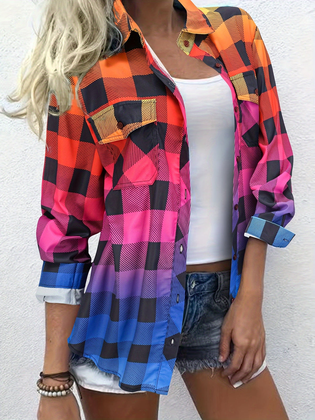 Chemise à manches longues pour femme à carreaux, dégradé de couleurs et motif color-block – Haut décontracté léger à col boutonné avec poches poitrine, lavable en machine, chemisier pour printemps-automne, tailles S-XXL