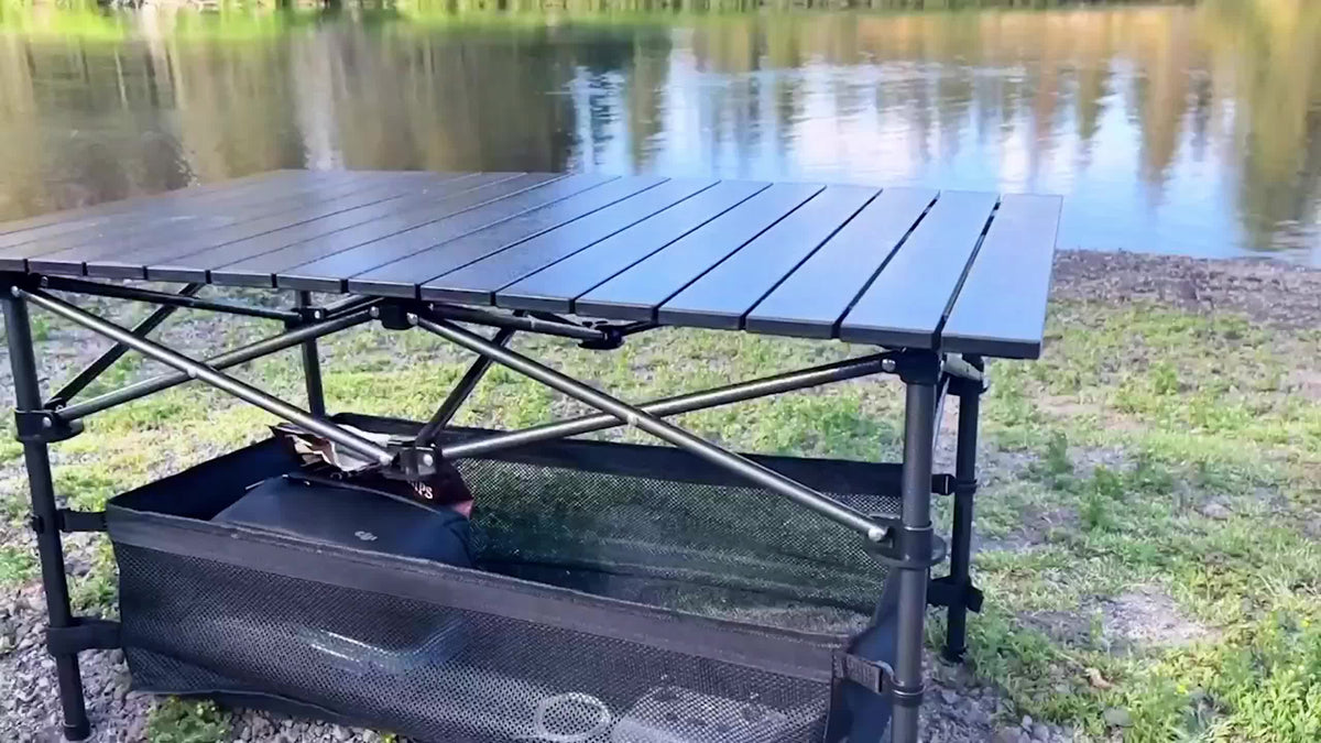 Table de camping pliante portable en aluminium, légère, pour pique-nique en plein air, avec filet de rangement et sac de transport – Hauteur réglable 95 cm, facile à ranger, pour camping, plage, jardin, barbecue, fête et terrasse