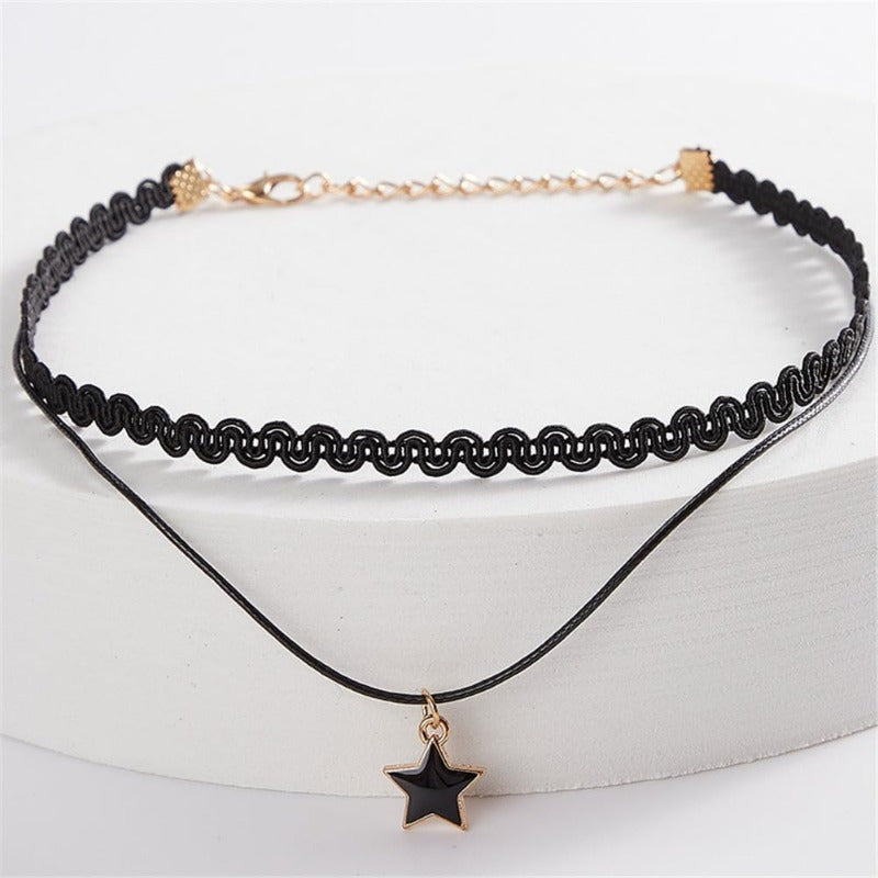 Lot de 20 colliers ras-de-cou gothiques en velours pour femme – Style tatouage en dentelle noire Y2K avec motifs cœur, lune, croix et pendentifs, bijoux tendance pour le cou, cadeau pour fête, festival et usage quotidien