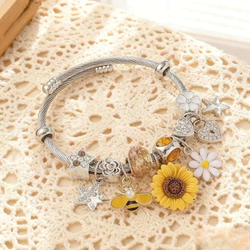 Bracelet à breloques multiples en or pour femme - Bijou de poignet bohème hypoallergénique à superposer pour l'automne et l'hiver, cadeau idéal pour elle pour la Saint-Valentin, Noël ou un anniversaire