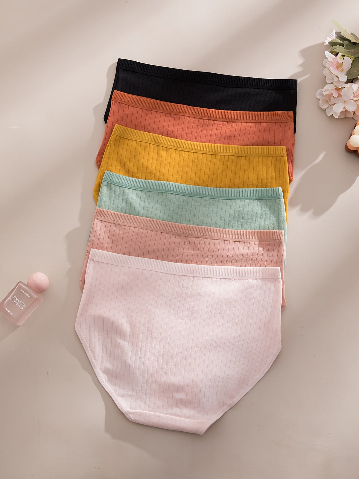 Lot de 6 culottes string côtelées – Sous-vêtements triangulaires pour femmes, doux, respirants et taille mi-haute, texture en maille côtelée, couleurs unies, culottes quotidiennes adaptées à la maternité