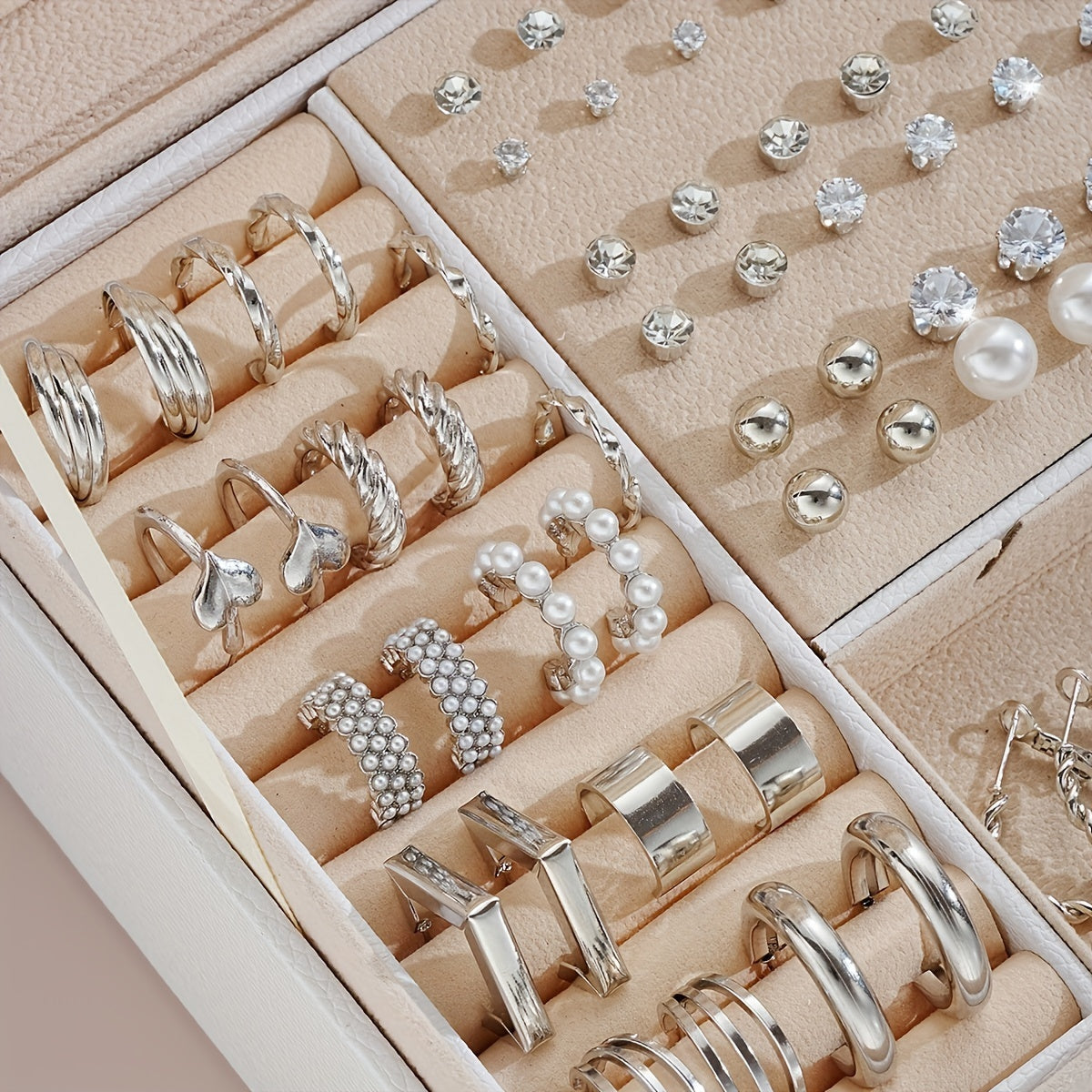 Ensemble de 102 boucles d'oreilles pour femmes – Styles géométriques, strass et anneaux torsadés, tiges en acier inoxydable hypoallergénique, cadeau de luxe léger pour le quotidien, les fêtes et les vacances