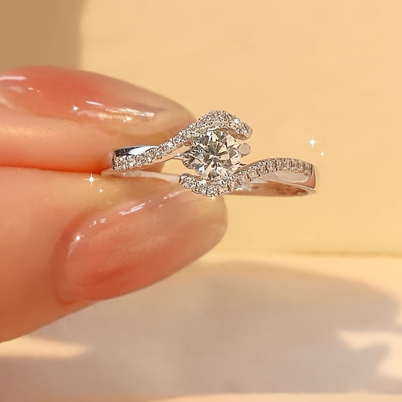 Bague de fiançailles en argent sterling 925 à quatre griffes et zircone torsadée – Anneau en spirale ajouré avec incrustation en oxyde de zirconium, tailles 6 à 10, cadeau de bague de promesse pour femme pour la Saint-Valentin