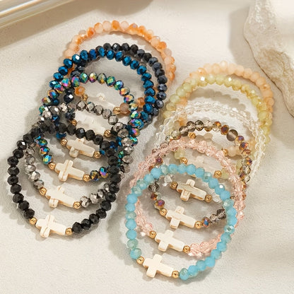 Lot de 24 bracelets élastiques bohèmes à breloques croix – Bracelets extensibles colorés avec breloques croix en résine et verre, lot en gros pour le quotidien, les vacances, les fêtes et les cadeaux de fin d'année