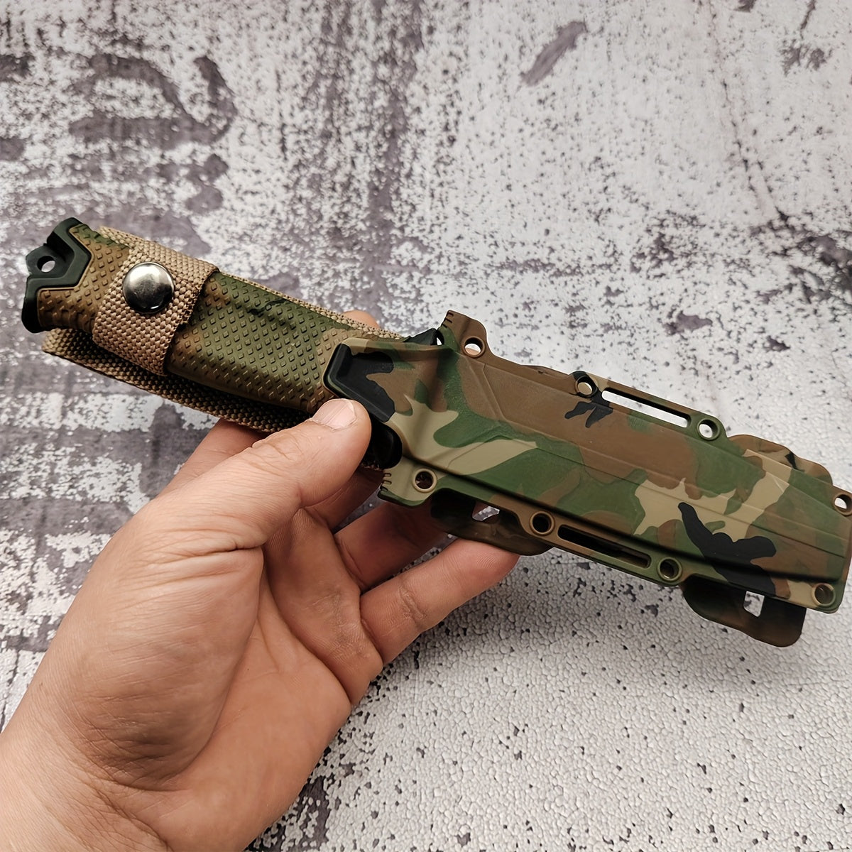 Couteau à lame fixe pour extérieur – Lame droite en acier inoxydable, manche antidérapant, étui type K, couteau EDC pour chasse, pêche, camping, survie, camouflage, outil de terrain polyvalent pour hommes