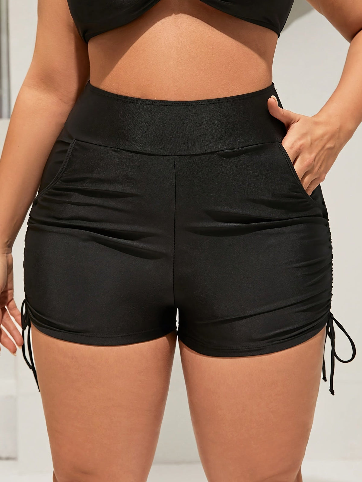 Short de bain taille haute pour femme, grandes tailles, style rétro, extensible, couleur unie, cordon de serrage, poches latérales, lavable en machine, maillot de bain pour plage et piscine, 0XL-4XL, coupe élégante et confortable