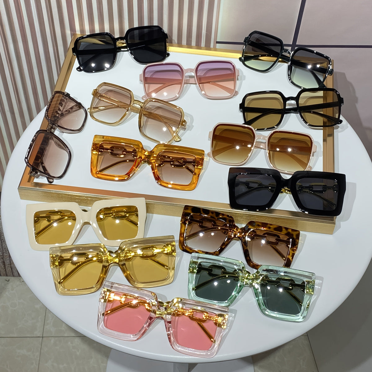 Lot de 14 paires de lunettes de mode carrées teintées pour femmes – Style minimaliste européen et américain, montures en PC durable, verres colorés, lunettes en gros pour fêtes et rassemblements féminins