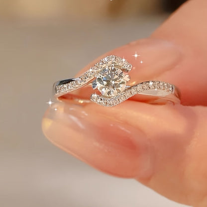 Bague de fiançailles en argent sterling 925 à quatre griffes et zircone torsadée – Anneau en spirale ajouré avec incrustation en oxyde de zirconium, tailles 6 à 10, cadeau de bague de promesse pour femme pour la Saint-Valentin
