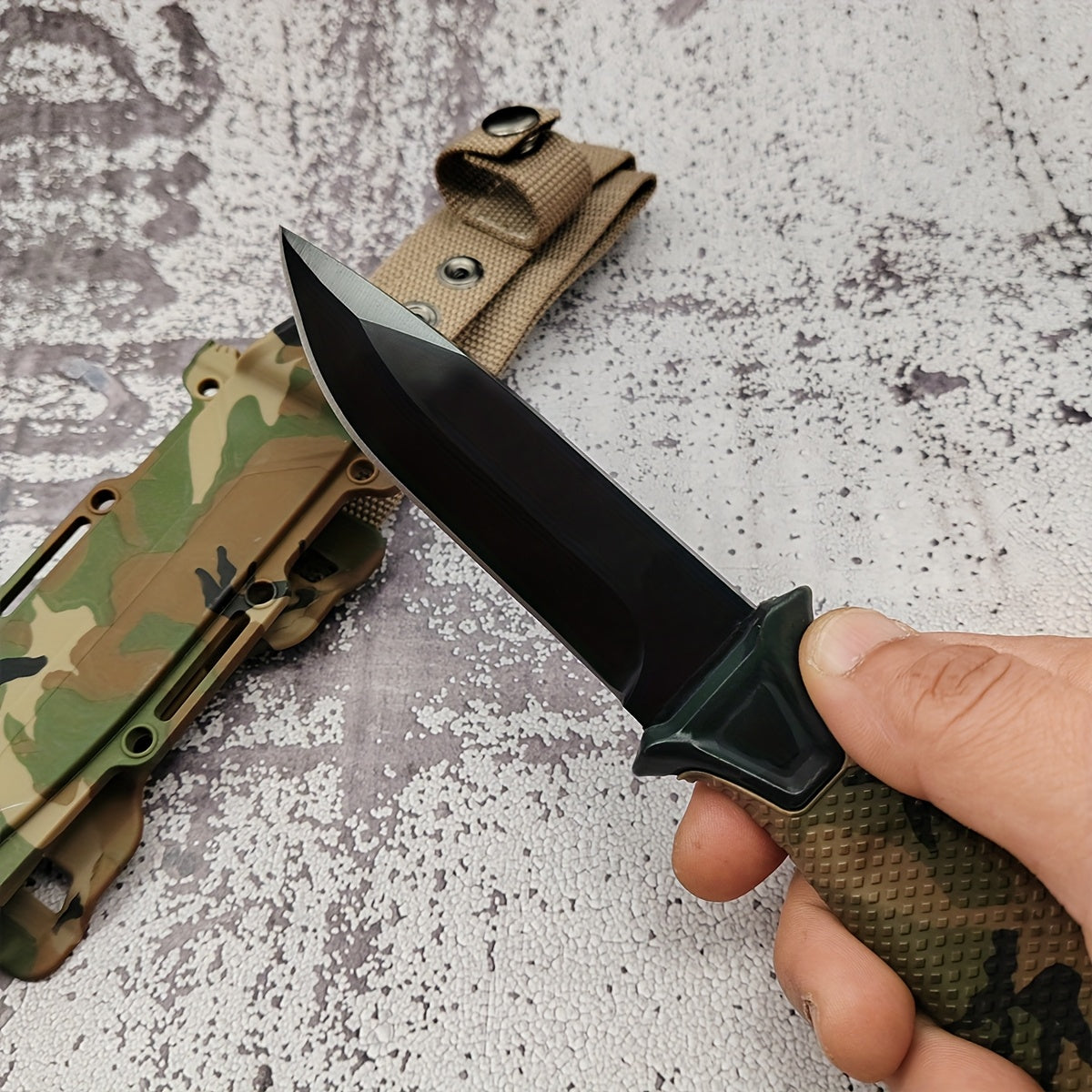 Couteau à lame fixe pour extérieur – Lame droite en acier inoxydable, manche antidérapant, étui type K, couteau EDC pour chasse, pêche, camping, survie, camouflage, outil de terrain polyvalent pour hommes